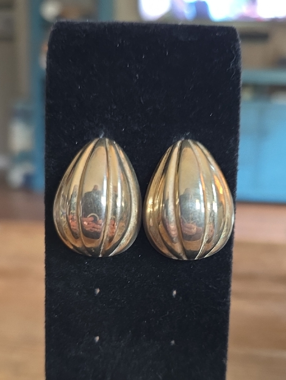 Gold Vintage Teardrop Ribbed Clip-On Earrings